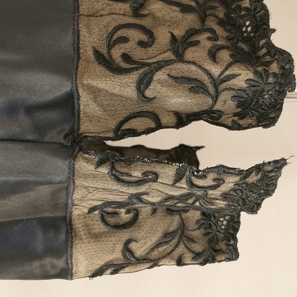 Slip Dress from NYC Movie Set Black Party Sexy Chemise w Bra USA Made sz 32 apx4 - Picture 5 of 12